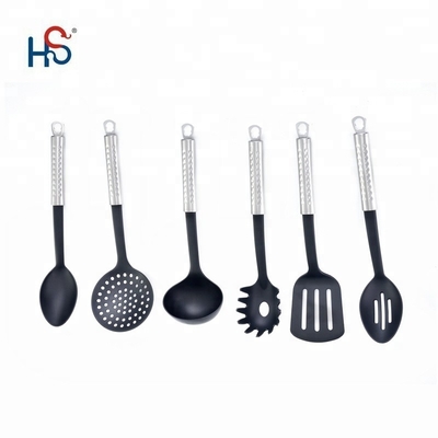 Conjunto de utensílios domésticos Seleção de espaço com os dez melhores produtos de cozinha
