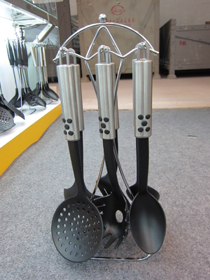 Conjunto de utensílios Produtos chineses Acessórios de cozinha de aço inoxidável ODM ou OEM aceito