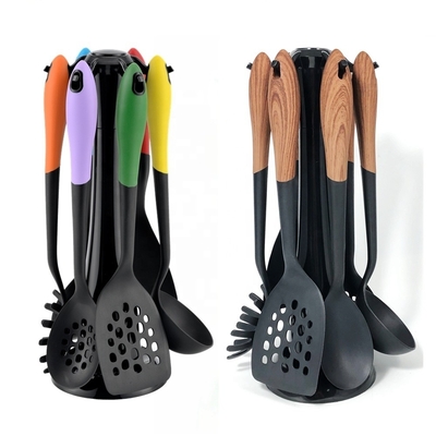 Set de utensílios de cozinha de nylon coloridos de 6 peças com alças de madeira e antiaderente para cozinhar