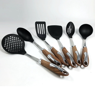 Home utensílios de cozinha Resistente ao calor colheres de cozinha com PA66 Tipo de plástico e material