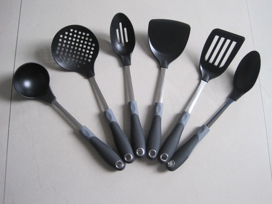 Utensílios de cozinha flexíveis definidos para qualquer cor utensílios de cozinha e design resistentes ao calor