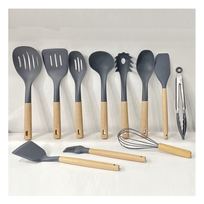 Conjunto de utensílios de 7 peças com alça de madeira e buraco pendurado Resistente ao calor até 240oC