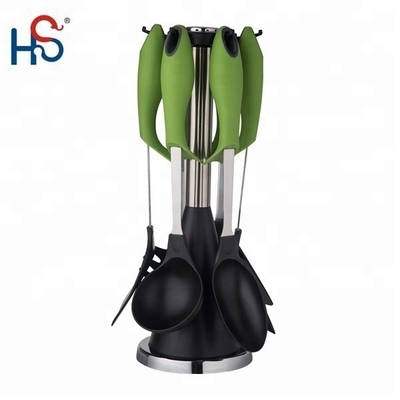 Crie sua cozinha dos sonhos com um conjunto de utensílios de nylon de 7 peças resistente ao calor e versátil
