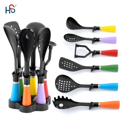 Utensílios de cozinha antiaderentes com alças coloridas de nylon66 e logotipo de impressão de seda