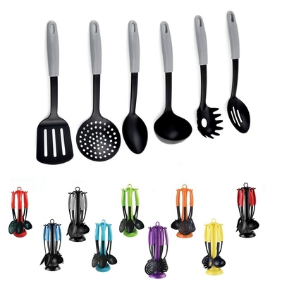 Utensílios multifuncionais definem as ferramentas finais para necessidades de gadgets de cozinha e jardim